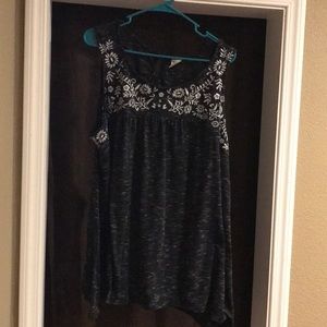 White embroidered accent tank